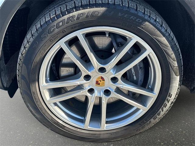 used 2021 Porsche Cayenne car, priced at $42,888