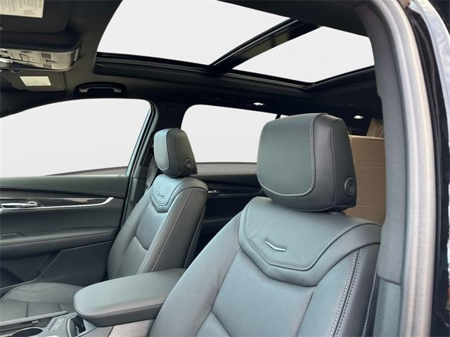 new 2025 Cadillac XT6 car, priced at $64,482