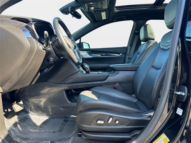 used 2024 Cadillac XT5 car, priced at $38,627