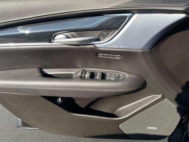 used 2024 Cadillac XT5 car, priced at $38,627