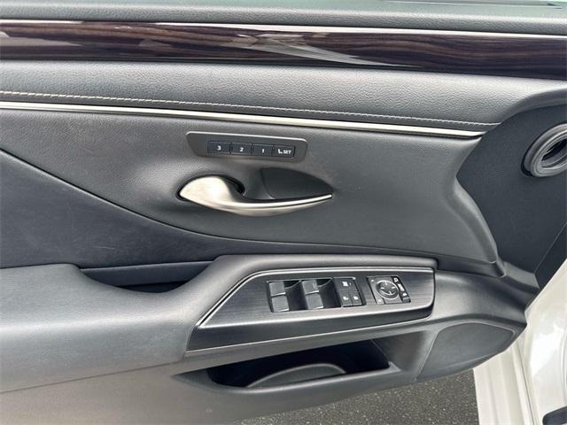 used 2020 Lexus ES 350 car, priced at $31,991