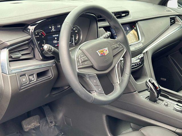 new 2025 Cadillac XT5 car, priced at $39,128