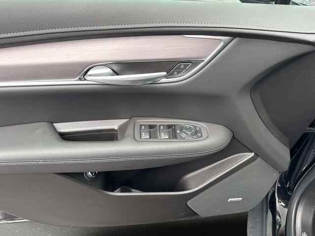 new 2025 Cadillac XT5 car, priced at $39,128