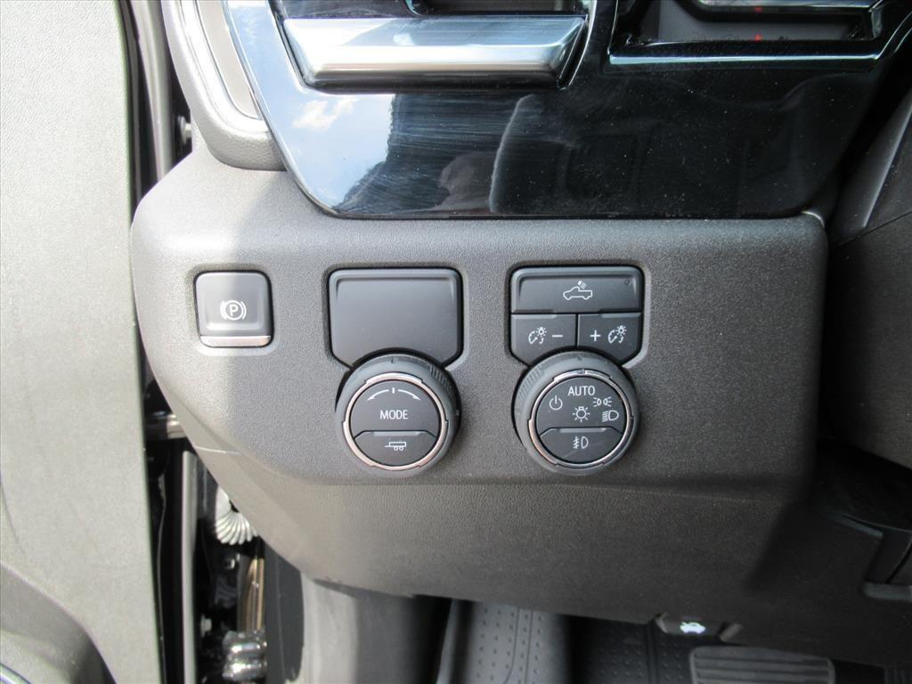 used 2025 Chevrolet Silverado 1500 car, priced at $38,914