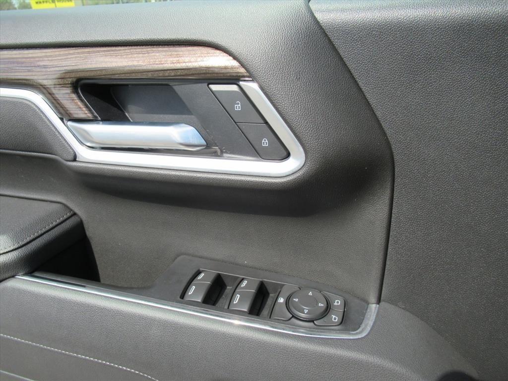 used 2025 Chevrolet Silverado 1500 car, priced at $38,914