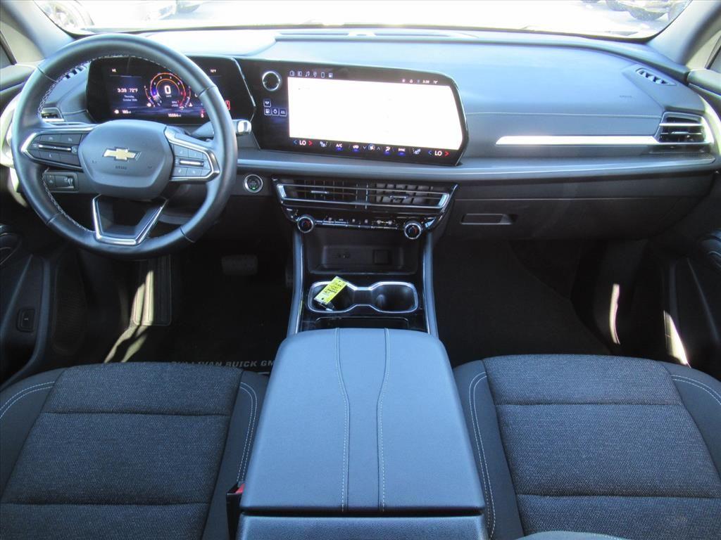 used 2025 Chevrolet Traverse car, priced at $33,340