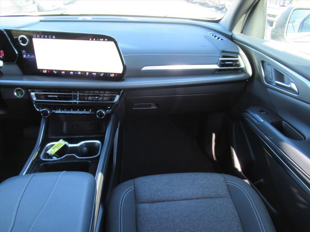 used 2025 Chevrolet Traverse car, priced at $33,340