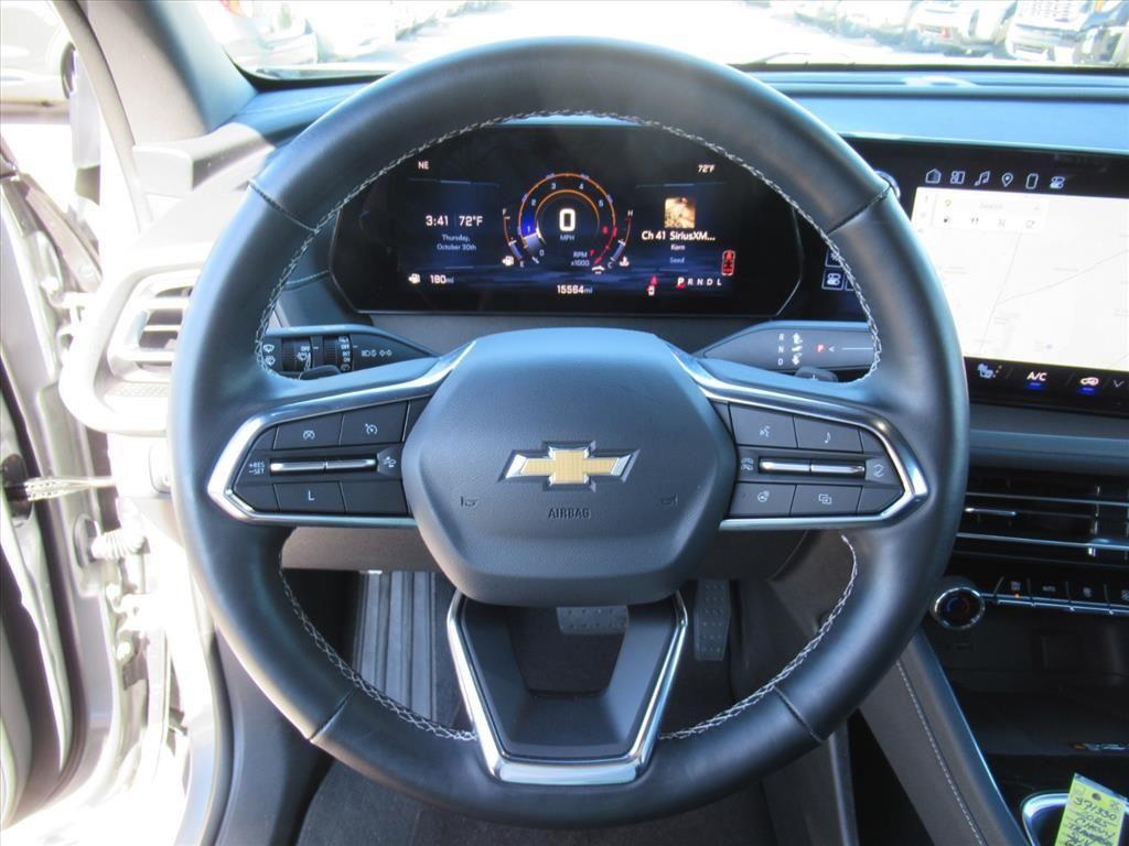 used 2025 Chevrolet Traverse car, priced at $33,340