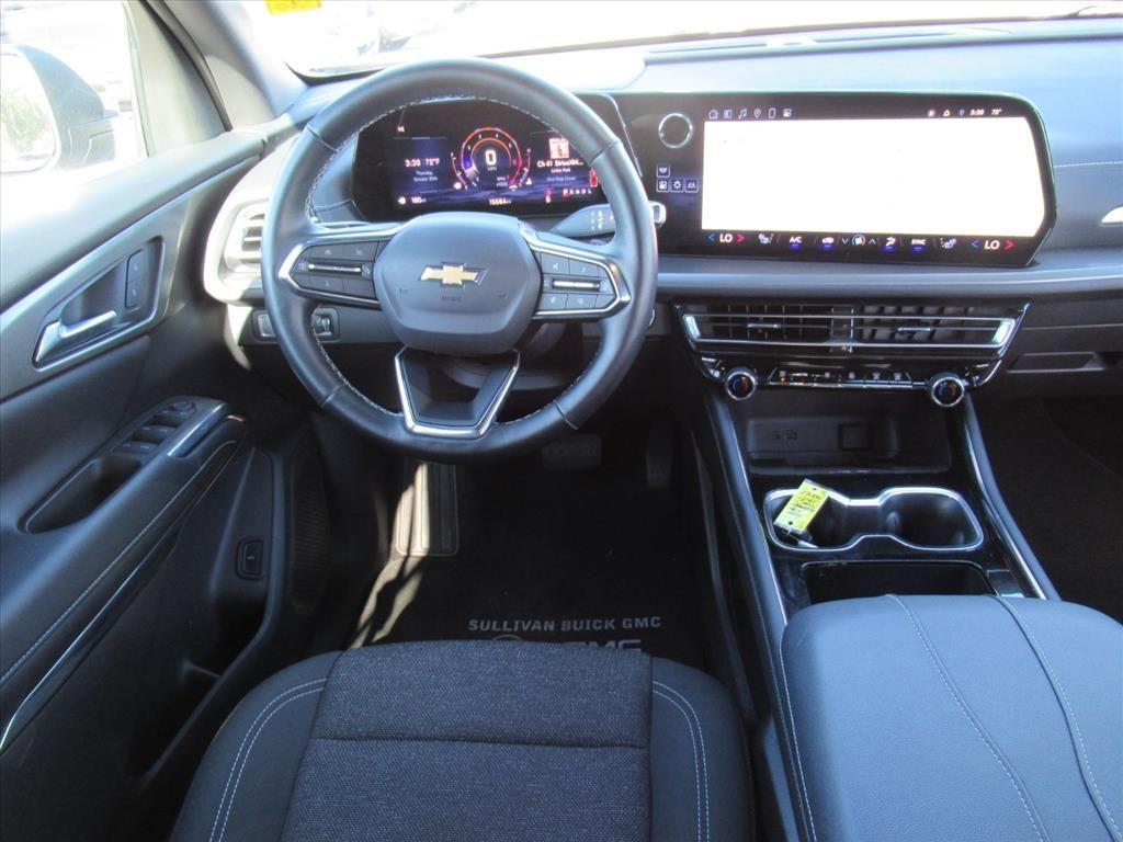 used 2025 Chevrolet Traverse car, priced at $33,340