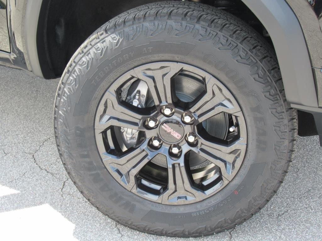 new 2025 GMC Canyon car, priced at $35,923