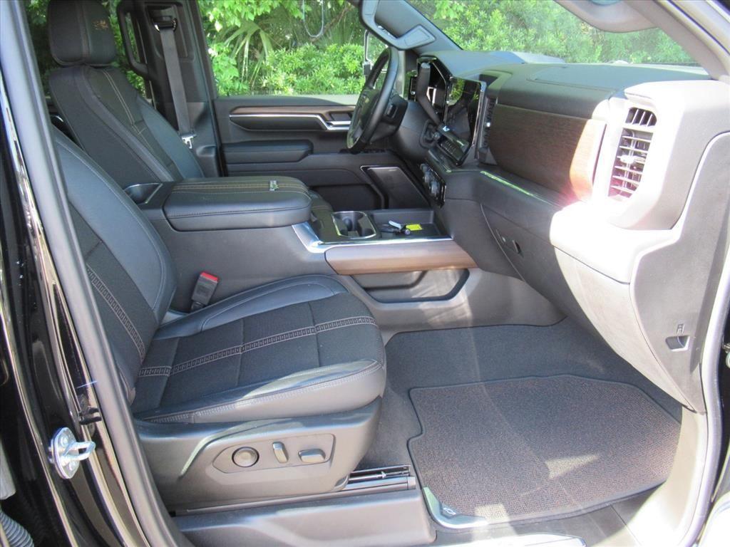 used 2024 Chevrolet Silverado 2500 car, priced at $73,220