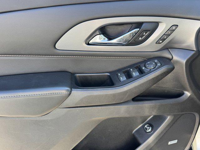 used 2021 Chevrolet Traverse car, priced at $22,392