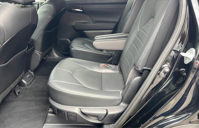 used 2021 Toyota Highlander car, priced at $29,840