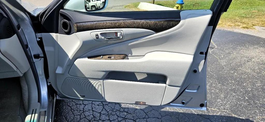 used 2007 Lexus LS 460 car, priced at $18,380