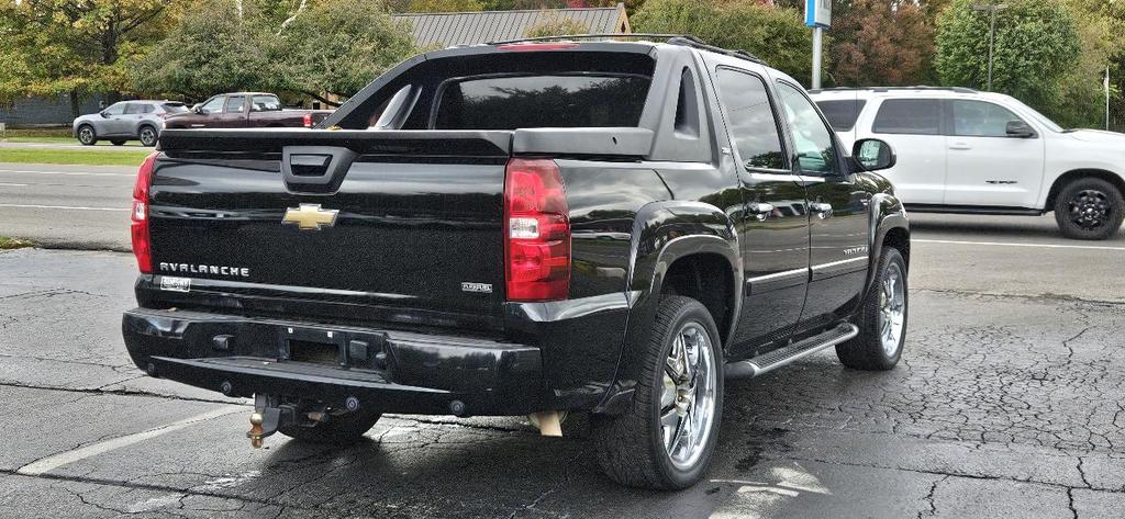 used 2007 Chevrolet Avalanche car, priced at $12,580