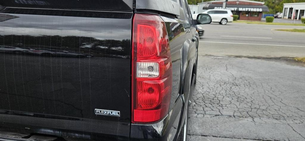 used 2007 Chevrolet Avalanche car, priced at $12,580