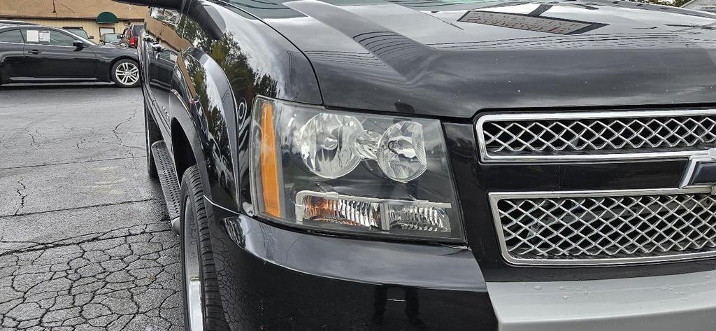 used 2007 Chevrolet Avalanche car, priced at $12,580
