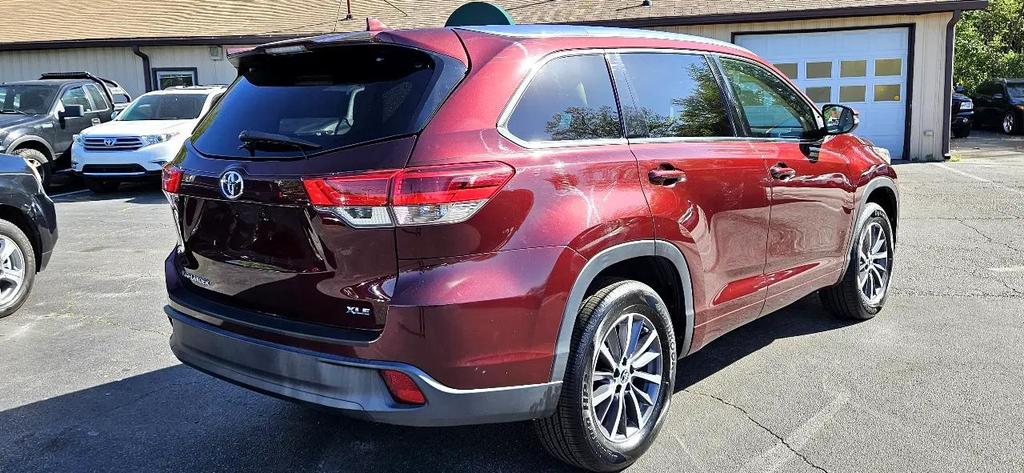 used 2017 Toyota Highlander car, priced at $24,472