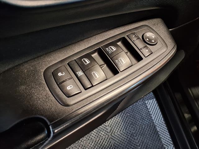 2015 Brilliant Black Crystal Pearlcoat Jeep Cherokee