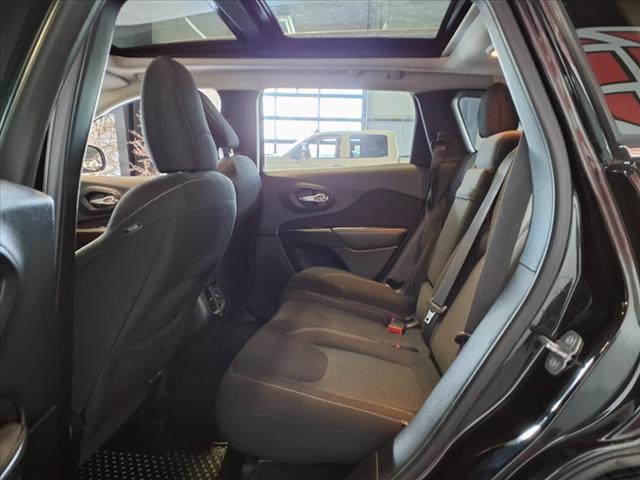2015 Brilliant Black Crystal Pearlcoat Jeep Cherokee