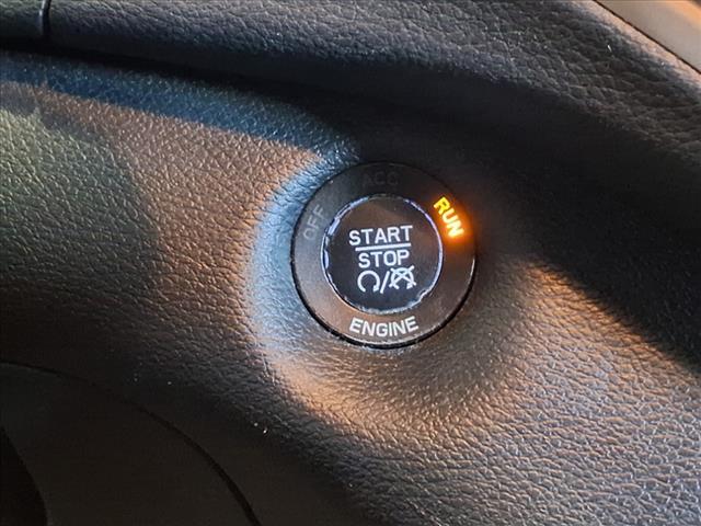 2015 Brilliant Black Crystal Pearlcoat Jeep Cherokee