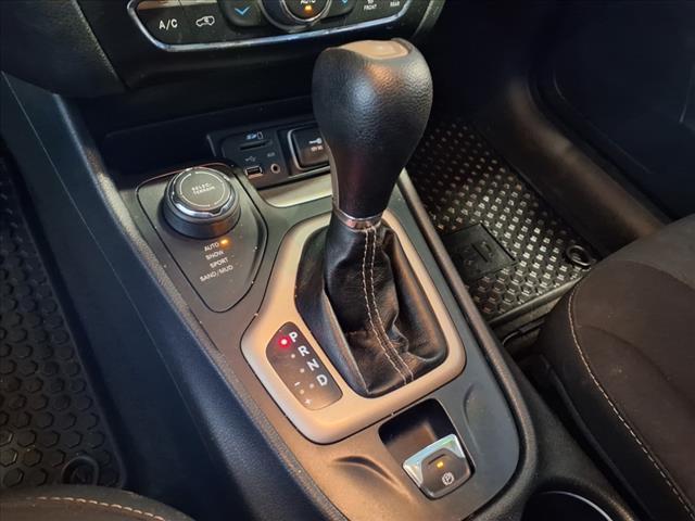 2015 Brilliant Black Crystal Pearlcoat Jeep Cherokee