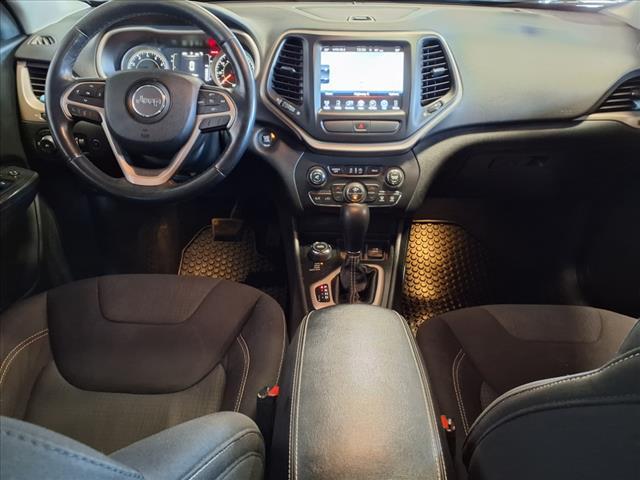 2015 Brilliant Black Crystal Pearlcoat Jeep Cherokee
