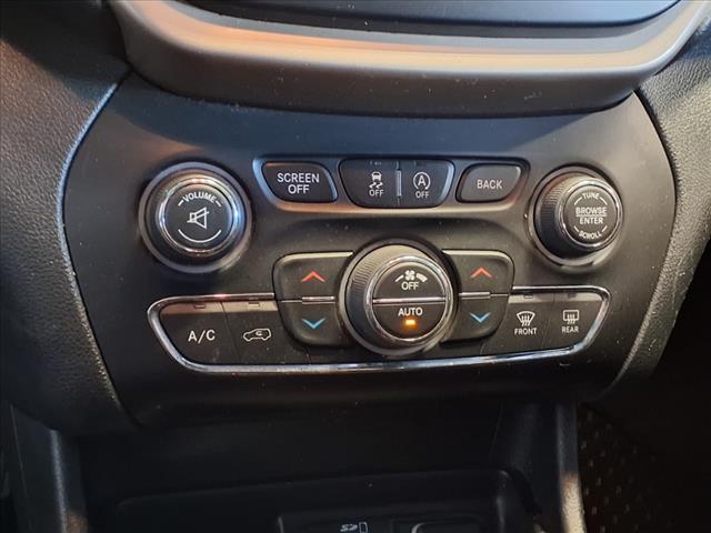 2015 Brilliant Black Crystal Pearlcoat Jeep Cherokee