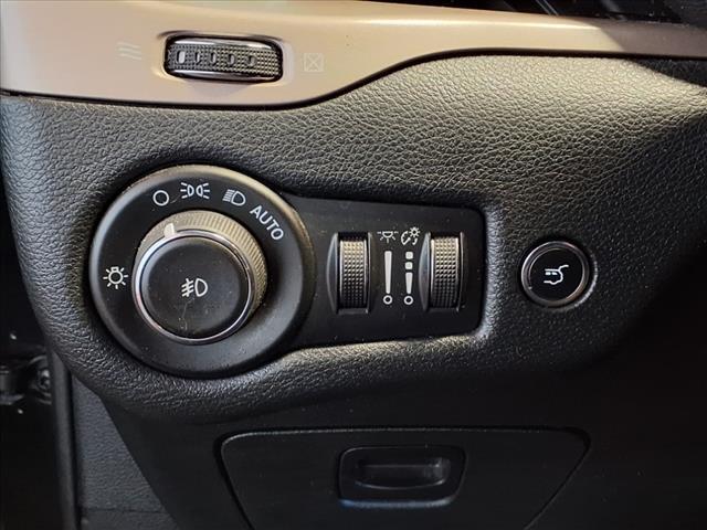 2015 Brilliant Black Crystal Pearlcoat Jeep Cherokee