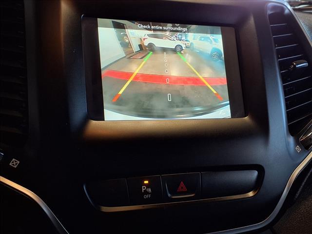 used 2019 Jeep Cherokee car, priced at $13,988