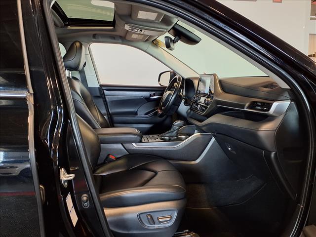 used 2022 Toyota Highlander car, priced at $37,988