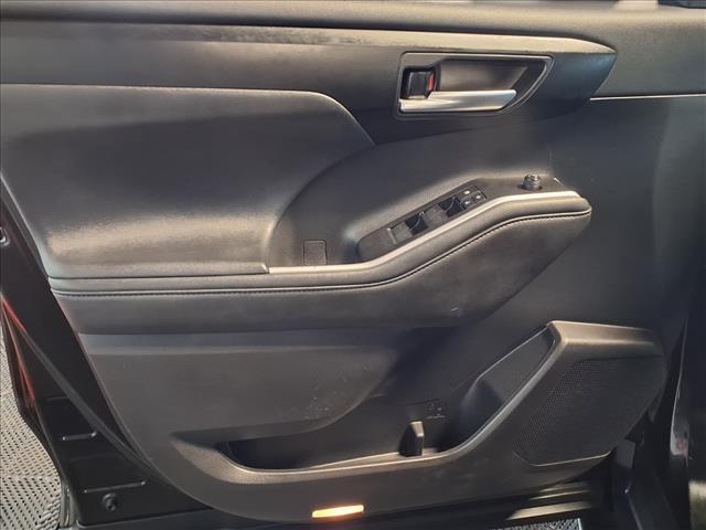 used 2022 Toyota Highlander car, priced at $37,988