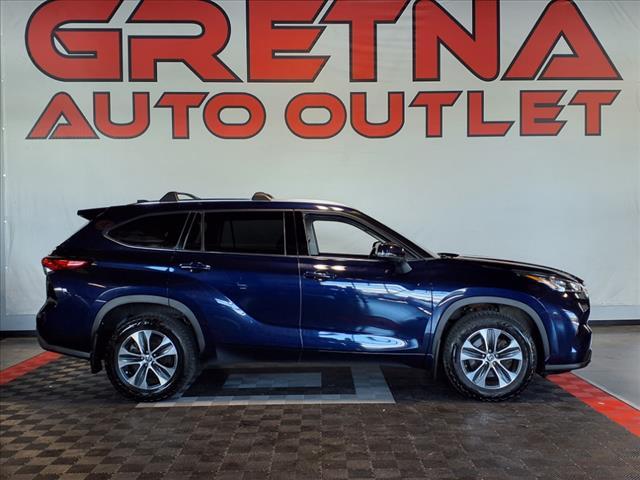 used 2020 Toyota Highlander car, priced at $26,988