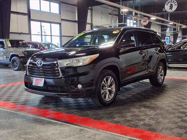 used 2015 Toyota Highlander car, priced at $17,988