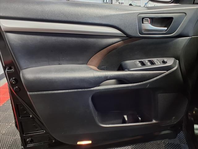 used 2015 Toyota Highlander car, priced at $17,988