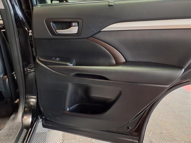 used 2015 Toyota Highlander car, priced at $17,988