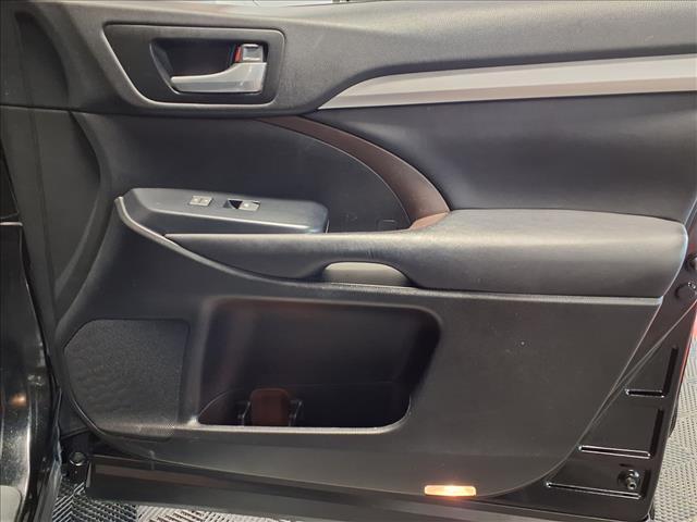 used 2015 Toyota Highlander car, priced at $17,988