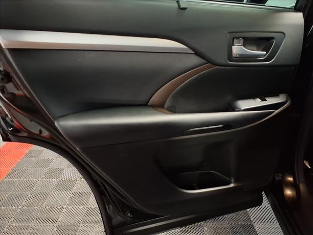 used 2015 Toyota Highlander car, priced at $17,988