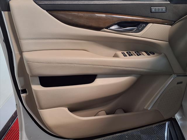 used 2020 Cadillac Escalade ESV car, priced at $27,988