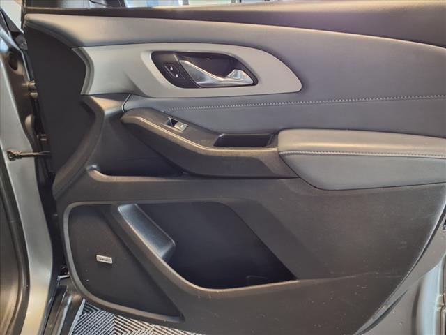 used 2021 Chevrolet Traverse car, priced at $17,988