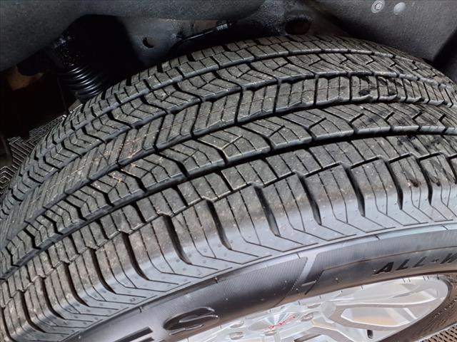 used 2019 GMC Yukon XL car, priced at $23,988