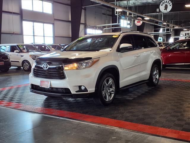 used 2015 Toyota Highlander car, priced at $17,988