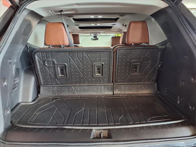 used 2021 Chevrolet Traverse car, priced at $27,988