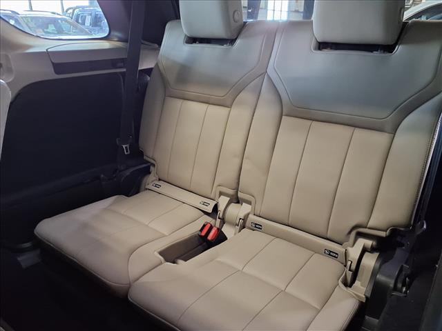 used 2018 Land Rover Discovery car, priced at $17,988