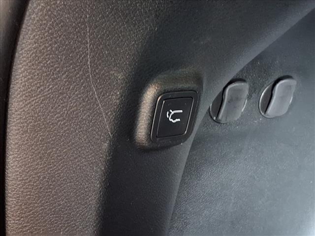 used 2019 Jeep Cherokee car, priced at $16,988