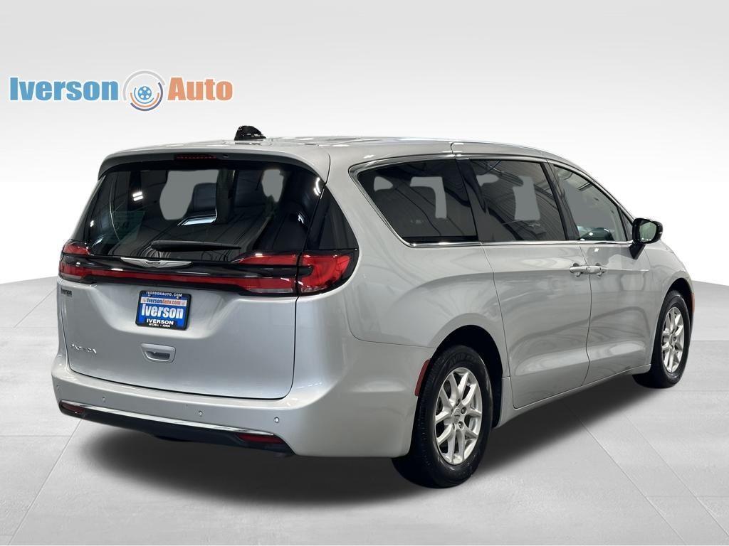 used 2024 Chrysler Pacifica car, priced at $27,995