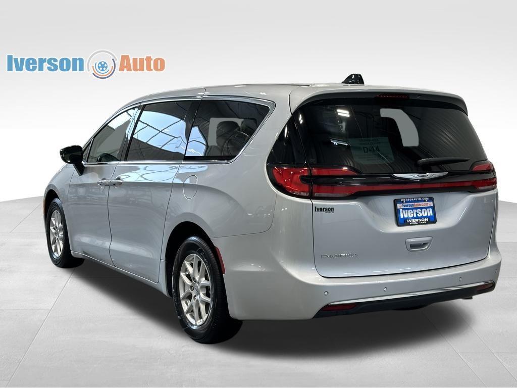 used 2024 Chrysler Pacifica car, priced at $27,995