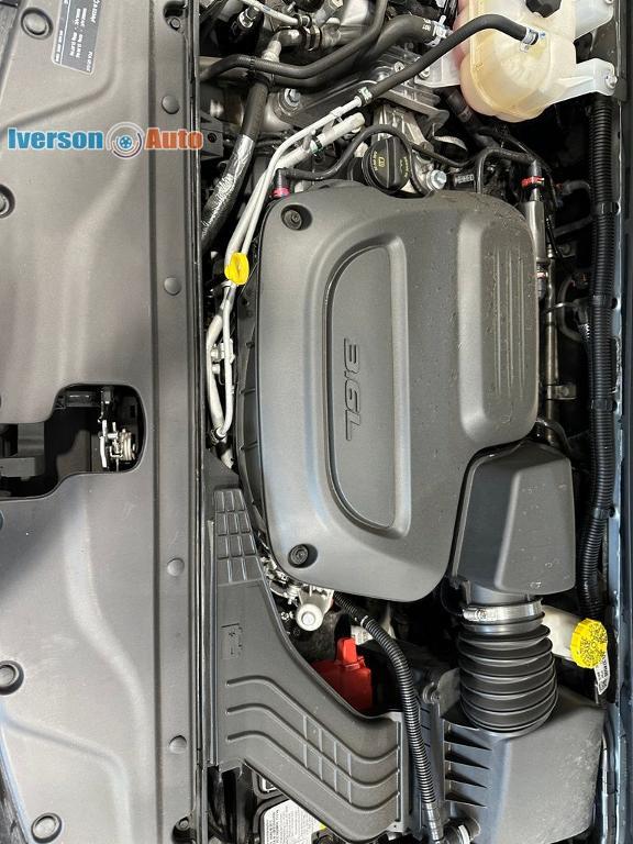 used 2024 Chrysler Pacifica car, priced at $27,995