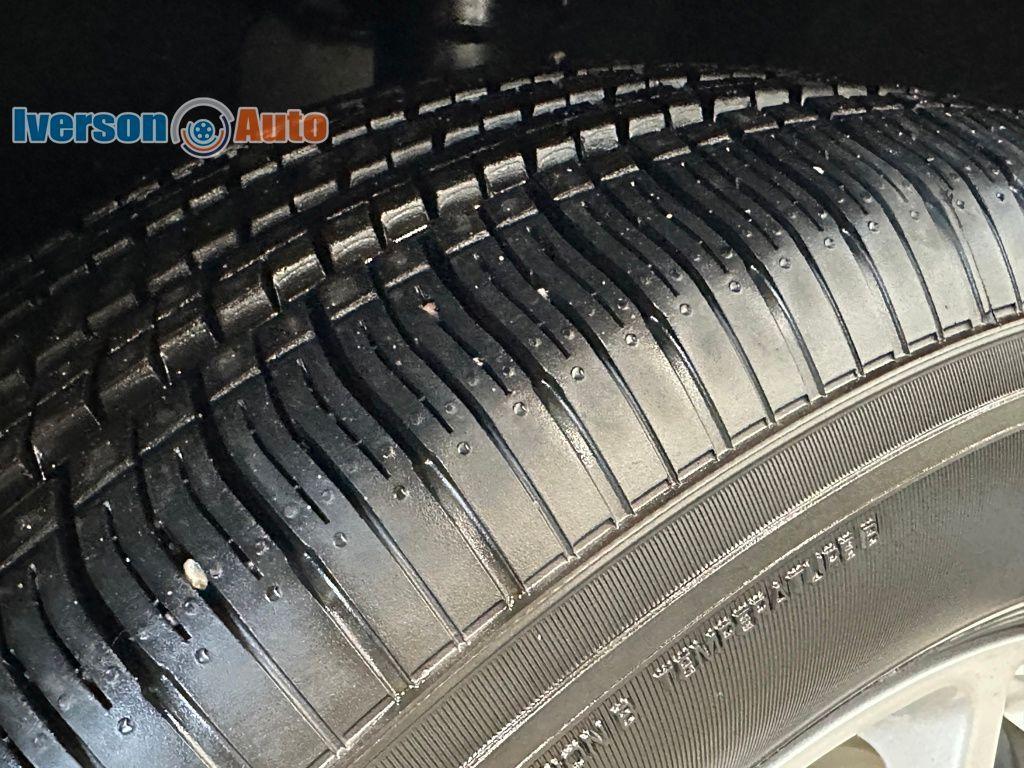 used 2025 Chrysler Pacifica car, priced at $29,995