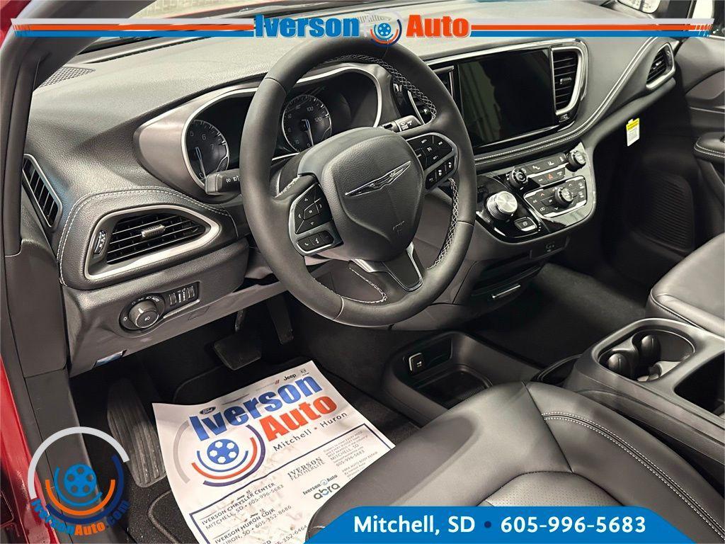 new 2026 Chrysler Pacifica car, priced at $43,270